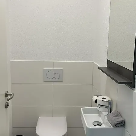 Danner Worker - Ruhige Mit Küche Für Arbeiter&firmen Schörfling