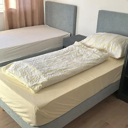 Danner Worker - Ruhige Mit Küche Für Arbeiter&firmen * Schörfling